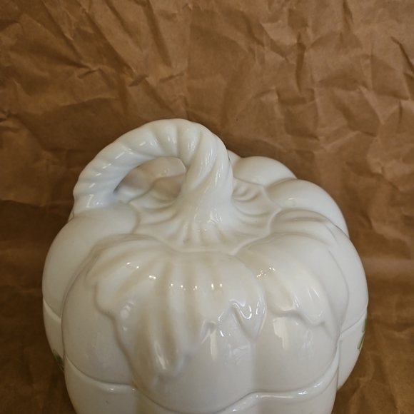 Marcus Notley Ireland Porcelain Pumpkin Canister Cookie Jar w Clover St Pats 8" - Picture 2 of 8